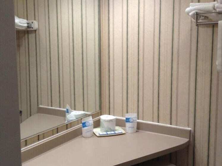 فندق على الطريق Dollinger's Motor Inn