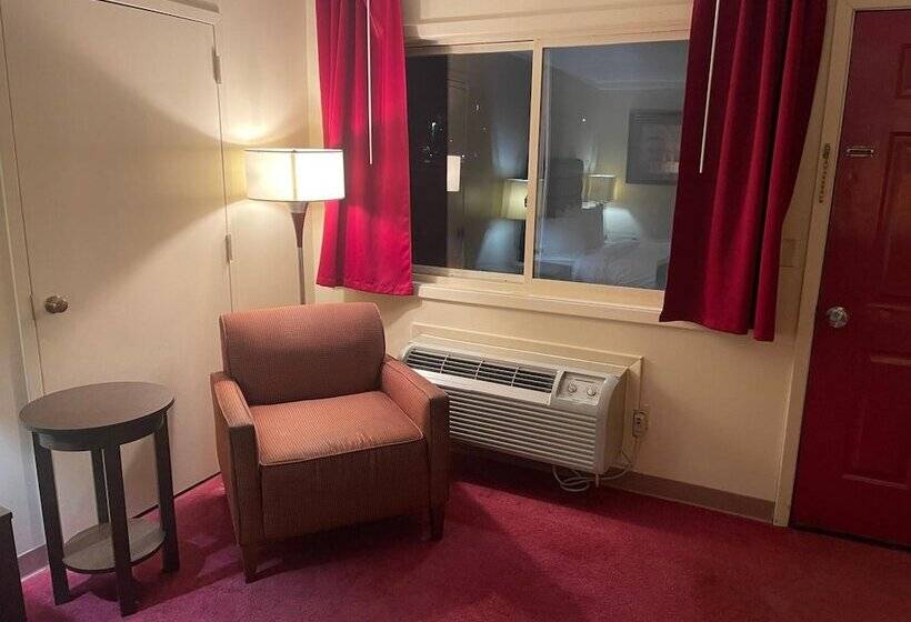 فندق على الطريق Dollinger's Motor Inn