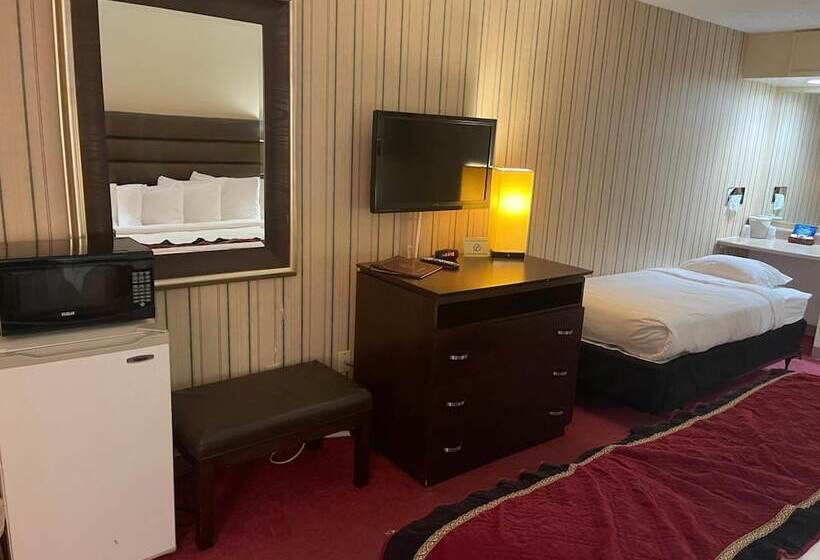 فندق على الطريق Dollinger's Motor Inn