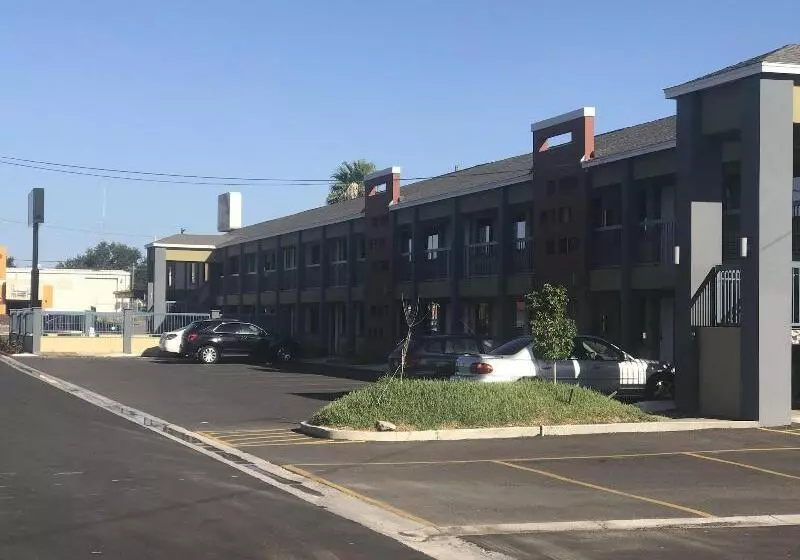 Motelli Texas Inn Mcallen Airport