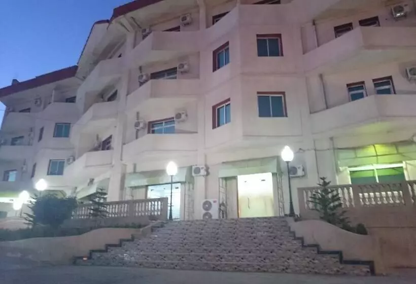 استراحتگاه Hôtel Téléphérique Annaba