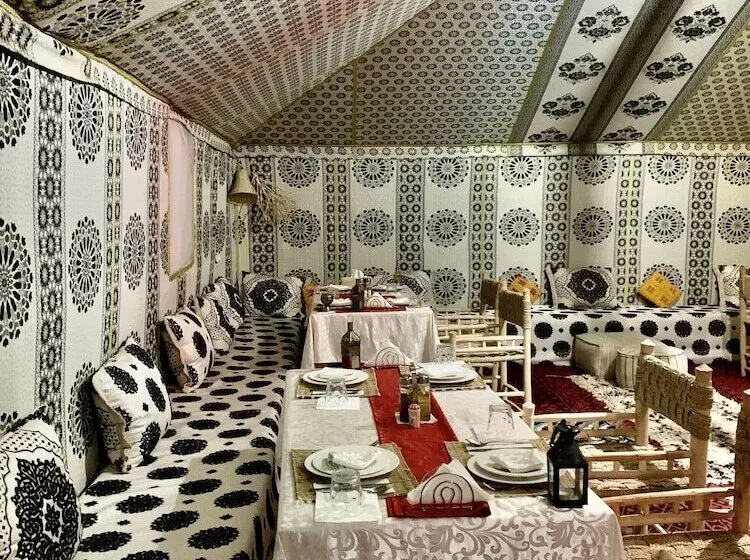 ホテル Sanmao Desert Luxury Camp