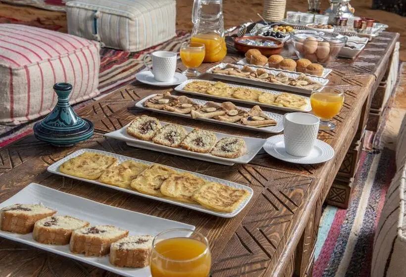 ホテル Sanmao Desert Luxury Camp