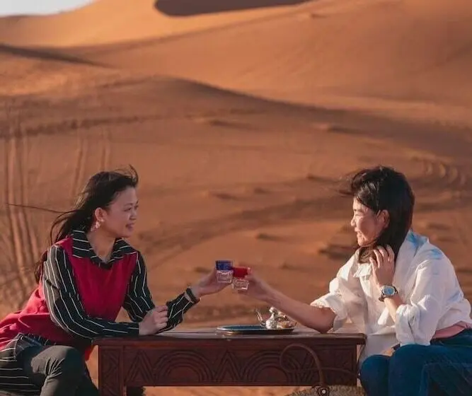 ホテル Sanmao Desert Luxury Camp
