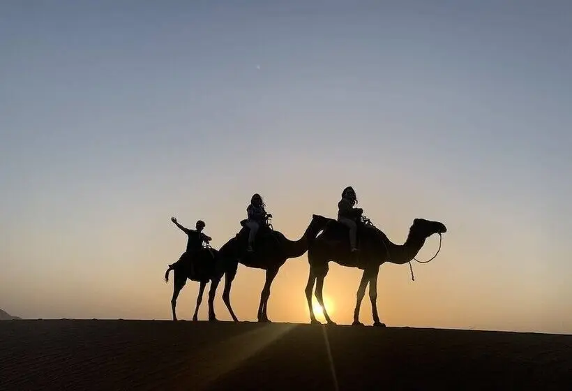 ホテル Sanmao Desert Luxury Camp