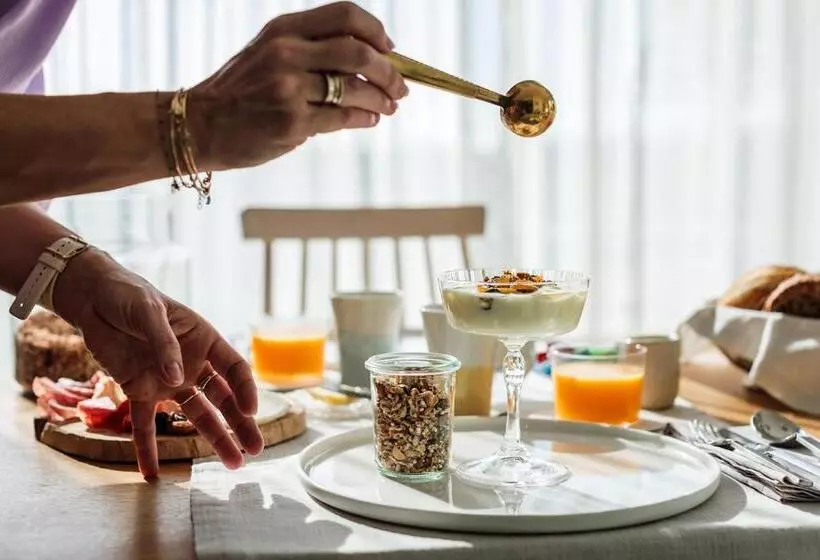 ベッドアンドブレックファースト Logieslogees