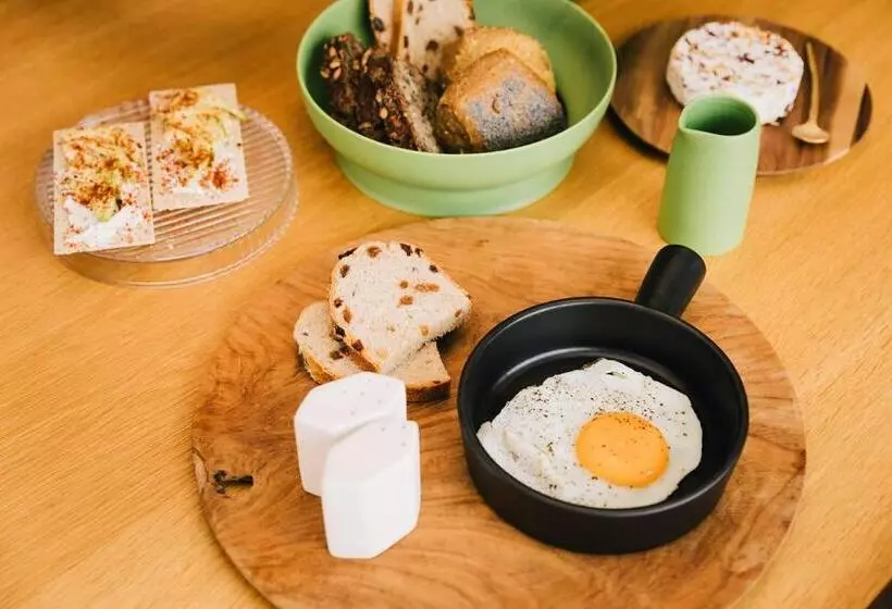 ベッドアンドブレックファースト Logieslogees