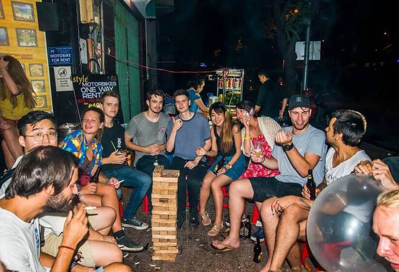 Hangout Hostel Hcm