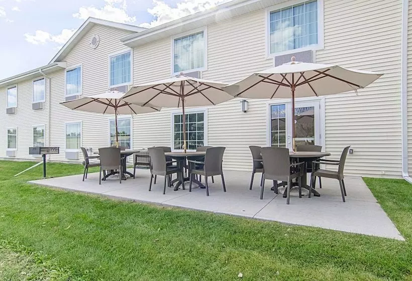 Hotelli Cobblestone Inn & Suites  Guernsey