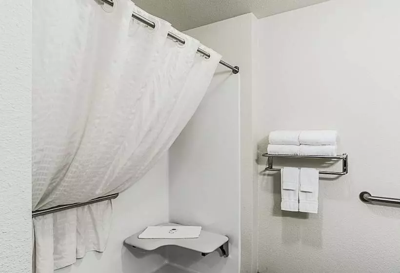 Hotelli Cobblestone Inn & Suites  Guernsey