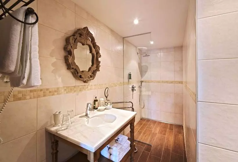 Hotelli Le Saint Hadelin