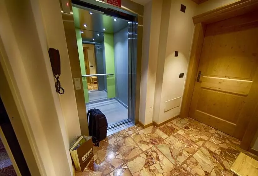 هتل Meuble Cima Bianca Garni