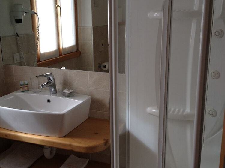 בית מלון כפרי Meuble Cima Bianca Garni