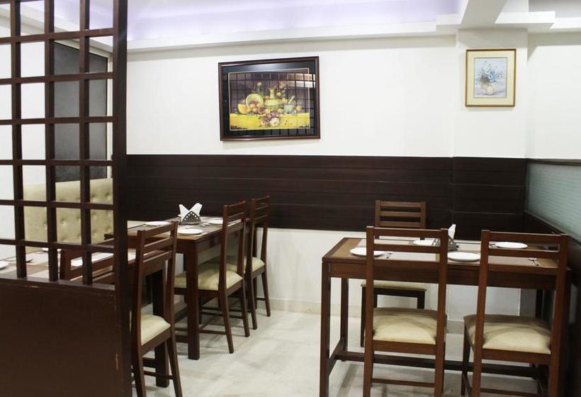 Отель Capital O 2457  Green Lotus