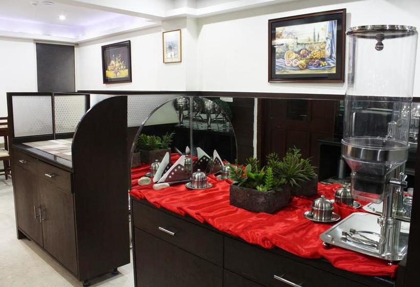 Отель Capital O 2457  Green Lotus