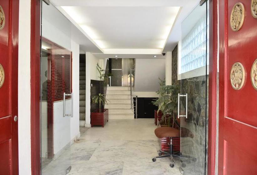 Отель Capital O 2457  Green Lotus