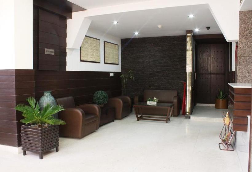 Отель Capital O 2457  Green Lotus