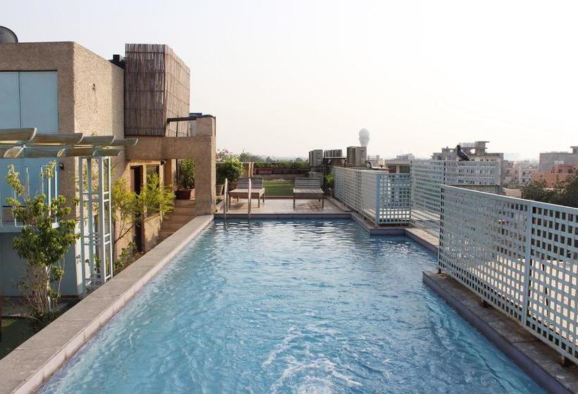 Отель Capital O 2457  Green Lotus