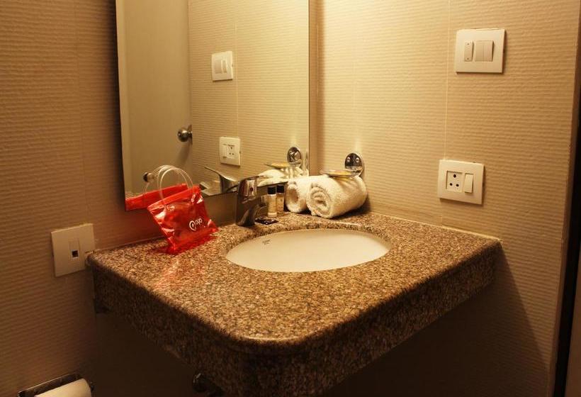 Отель Capital O 2457  Green Lotus