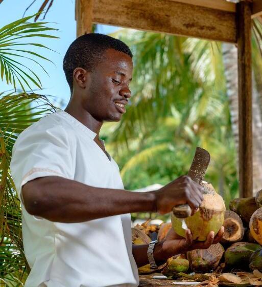 هتل Swahili Beach