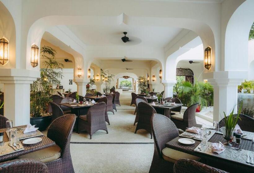 هتل Swahili Beach