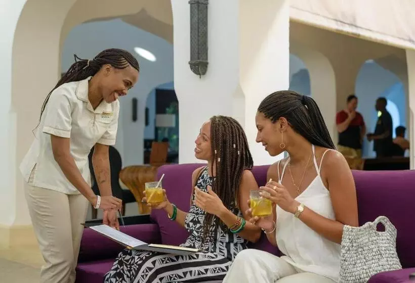 هتل Swahili Beach