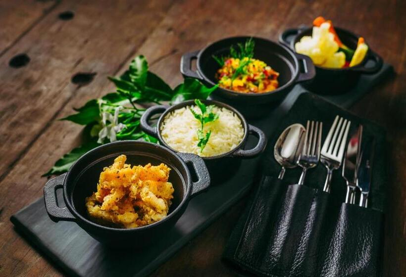 هتل Swahili Beach