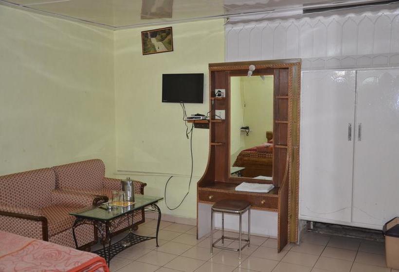 בית מלון כפרי Atithi, Near Yes Bank, Mall Road, Mussoorie