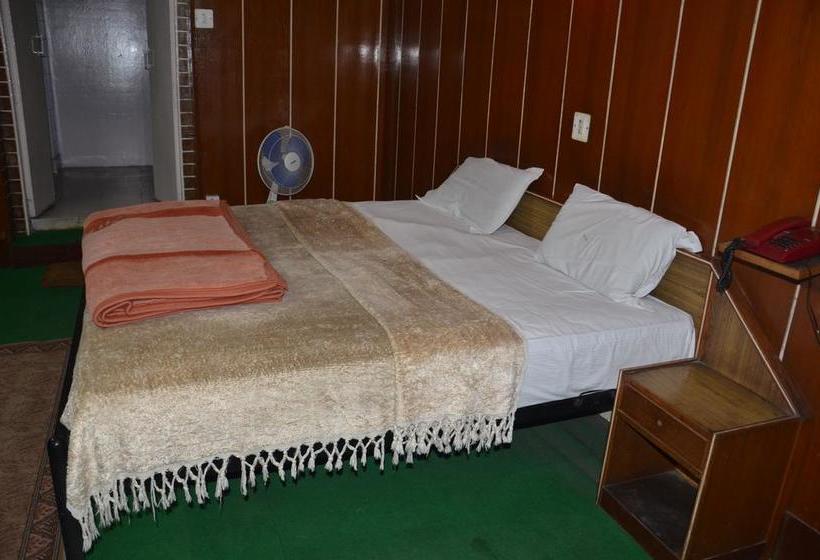 בית מלון כפרי Atithi, Near Yes Bank, Mall Road, Mussoorie