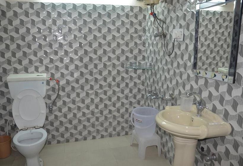 בית מלון כפרי Atithi, Near Yes Bank, Mall Road, Mussoorie