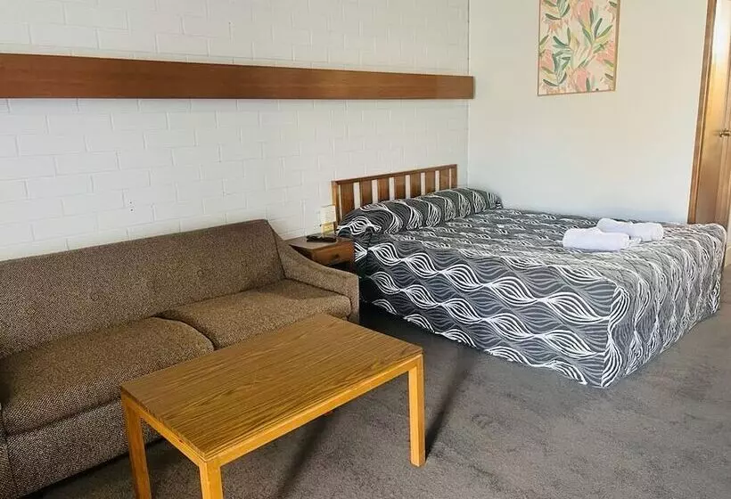 モーテル Century Motor Inn