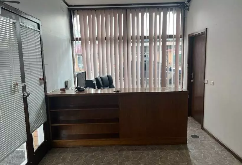 モーテル Century Motor Inn