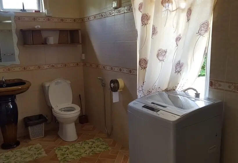 پانسیون Riverside Holiday Home