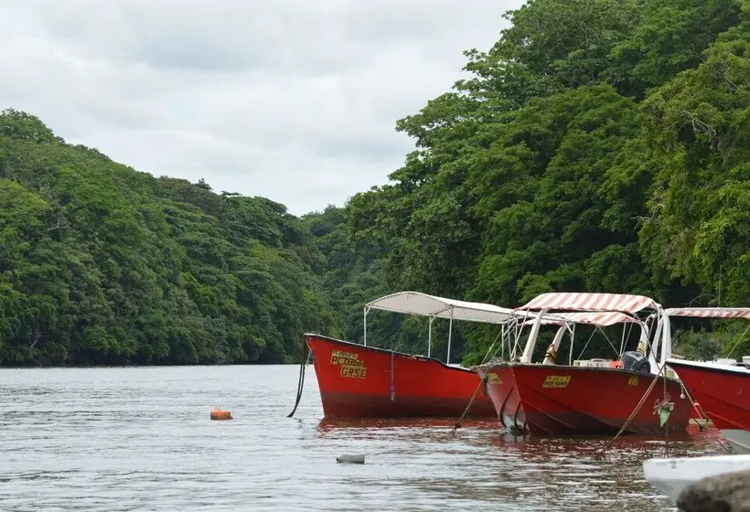 پانسیون Riverside Holiday Home