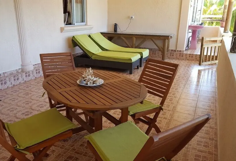 پانسیون Riverside Holiday Home