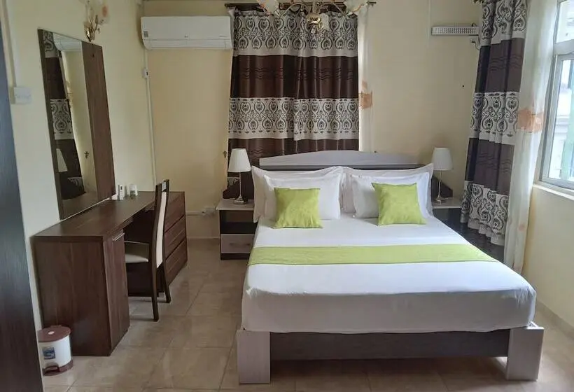 پانسیون Riverside Holiday Home