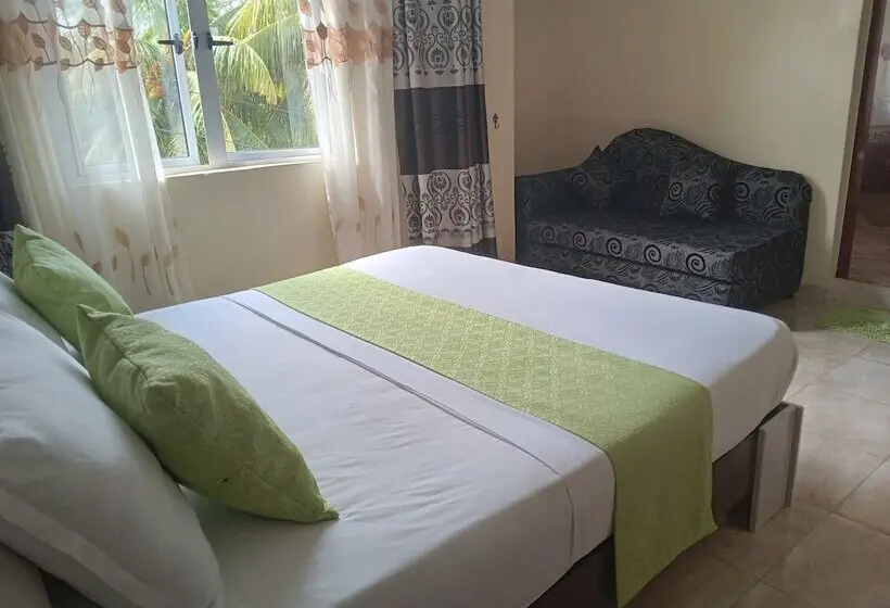 پانسیون Riverside Holiday Home