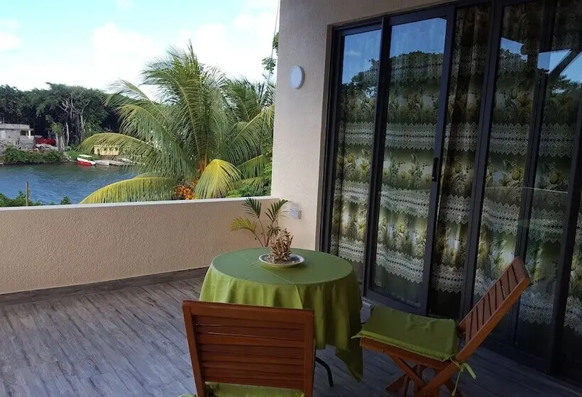 پانسیون Riverside Holiday Home