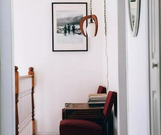 Alpenrose Revelstoke Bed & Breakfast