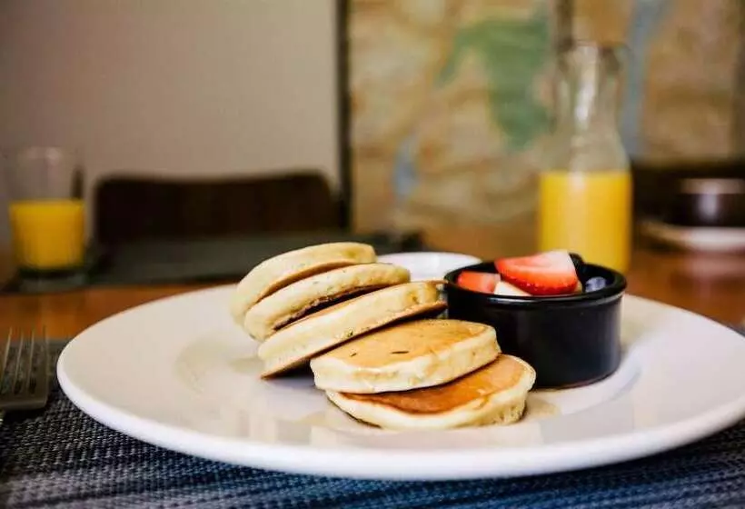 Alpenrose Revelstoke Bed & Breakfast