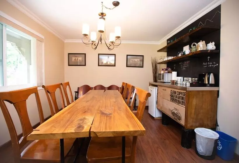 Alpenrose Revelstoke Bed & Breakfast
