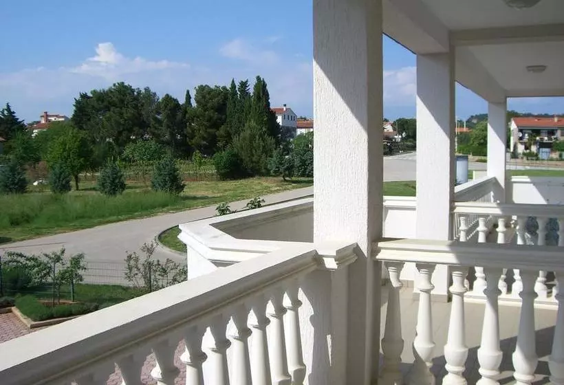 ベッドアンドブレックファースト Villa Osipovica