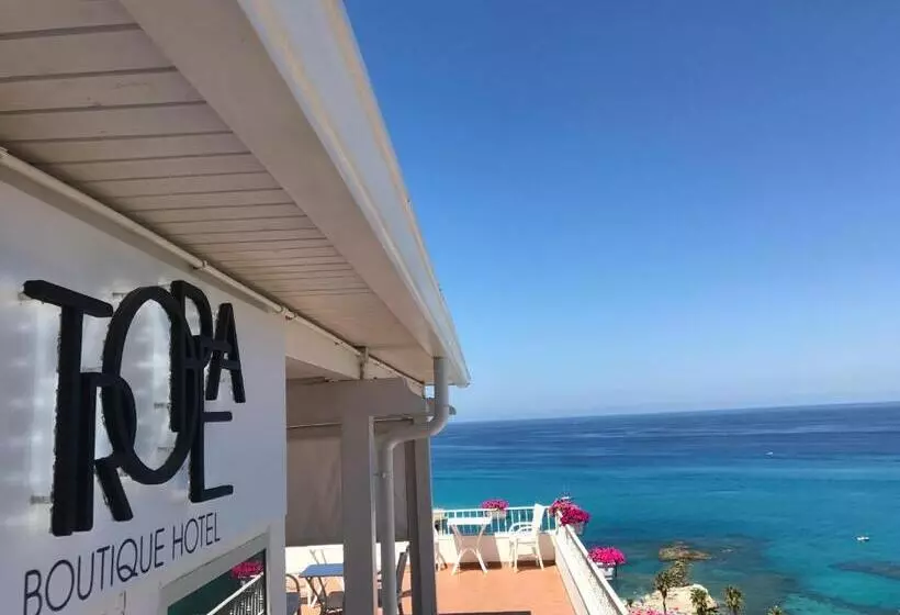 مسافرخانه Tropea Boutique