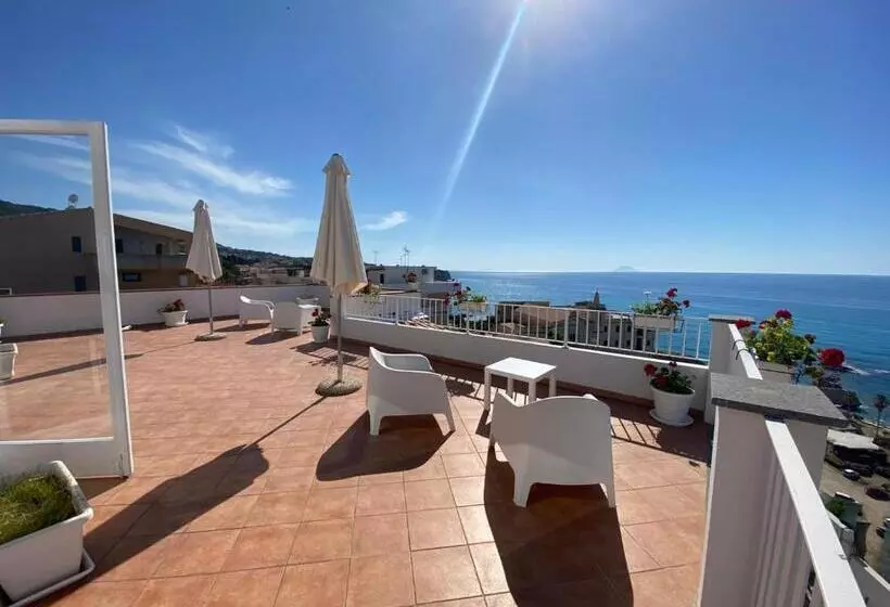مسافرخانه Tropea Boutique