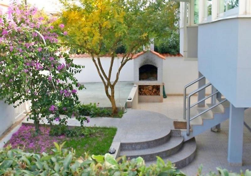 ホテル Apartments Lili Flora