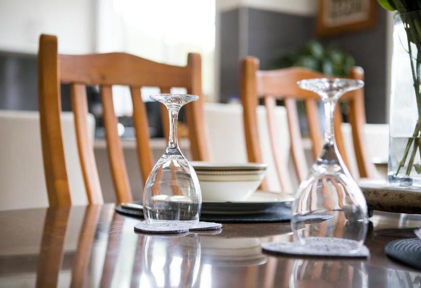 בית מלון כפרי Armidale Cottage   House 2