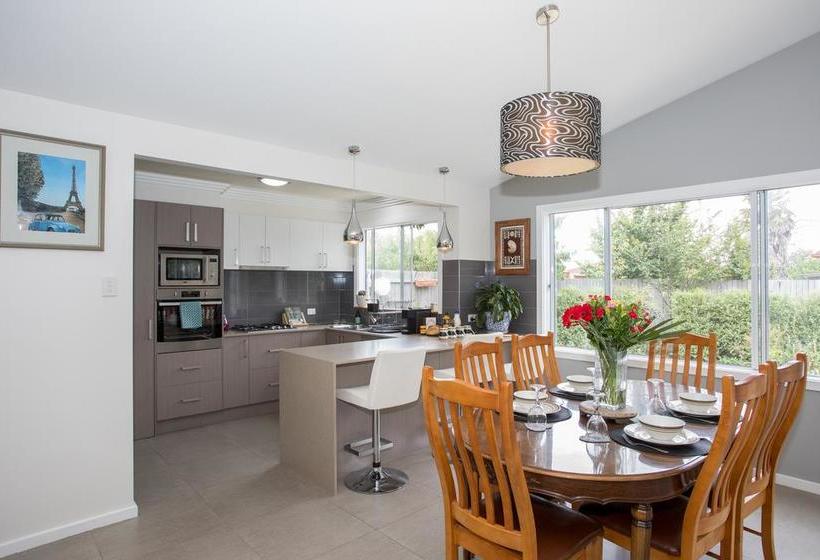 בית מלון כפרי Armidale Cottage   House 2