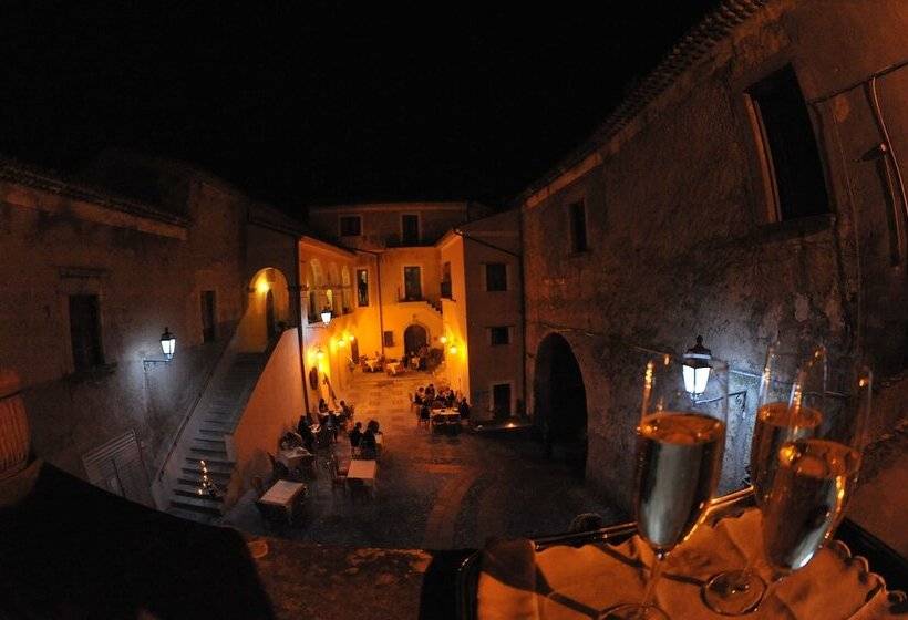 Отель Castello Di Altomonte