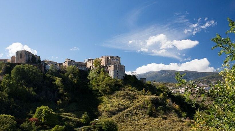 Отель Castello Di Altomonte