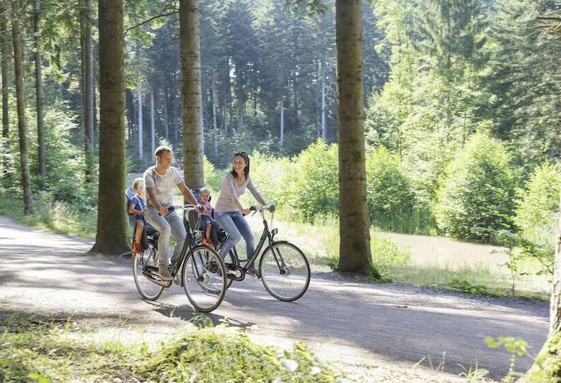 فندق Center Parcs Les Trois Forêts
